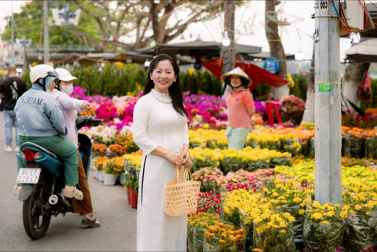 Dạo bước chợ hoa Xuân